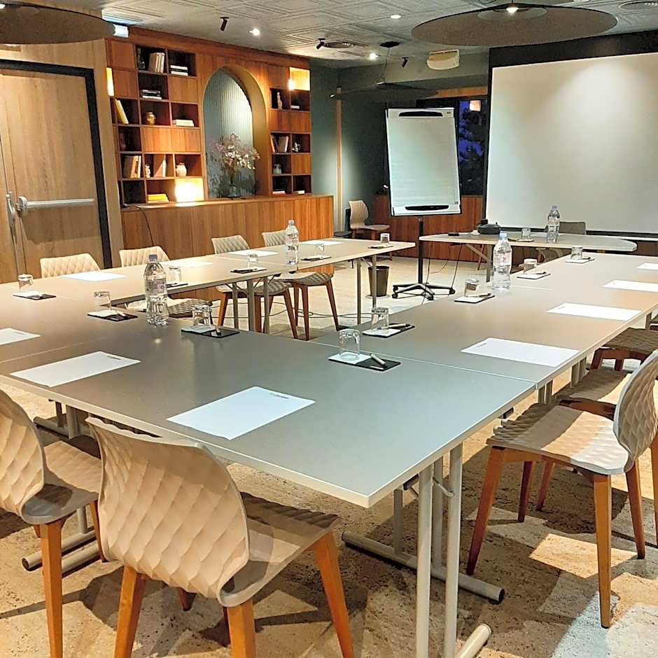 Logis Hotel Relais Saint Jacques - Châteauroux