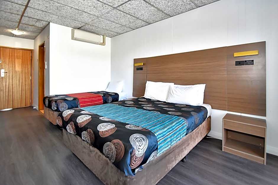 Elkira Court Motel