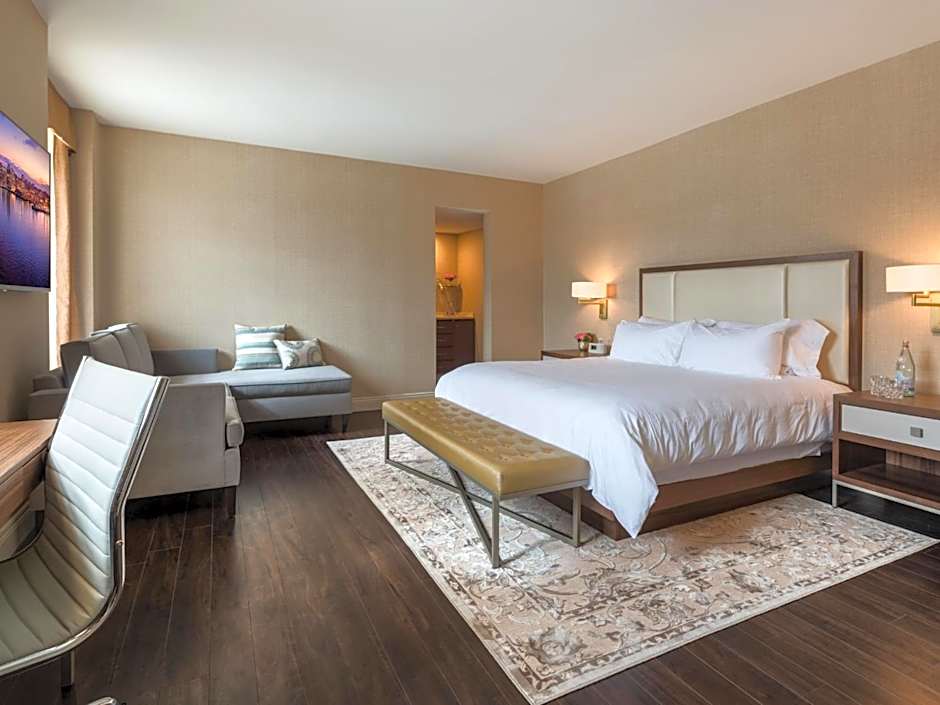 Photo 1 of 8 of Executive Suite