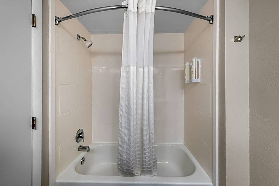 Clarion Pointe Apex - Holly Springs