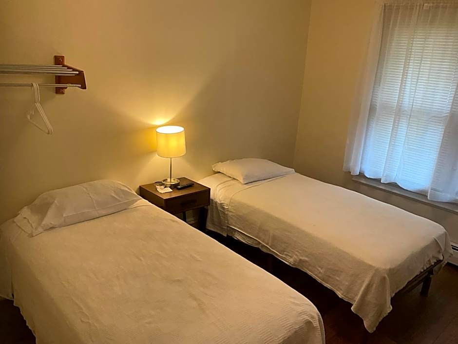 Zdjęcie 1 z 2 — Deluxe 1 Double Bed or 2 Beds