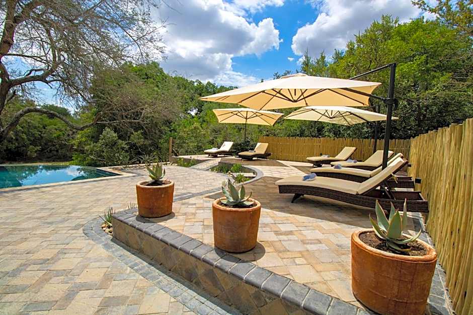 Little Africa Safari Lodge