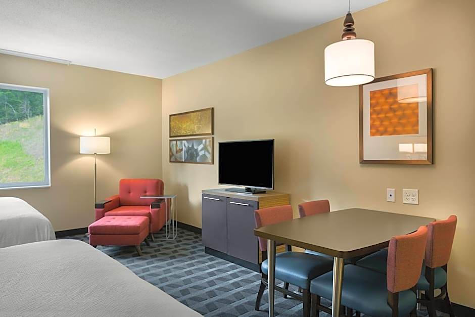 Photo 1 of 3 of Studio 2 Queen Beds, Mountain View