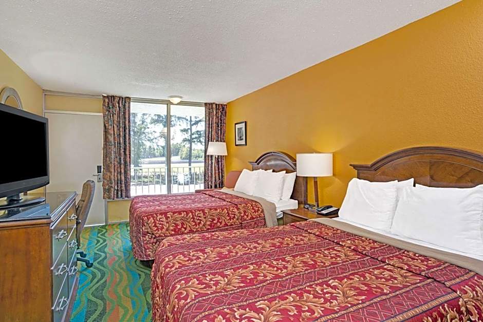 Days Inn by Wyndham Norfolk Military Circle
