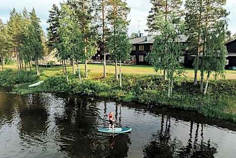 Arctic River Lodge