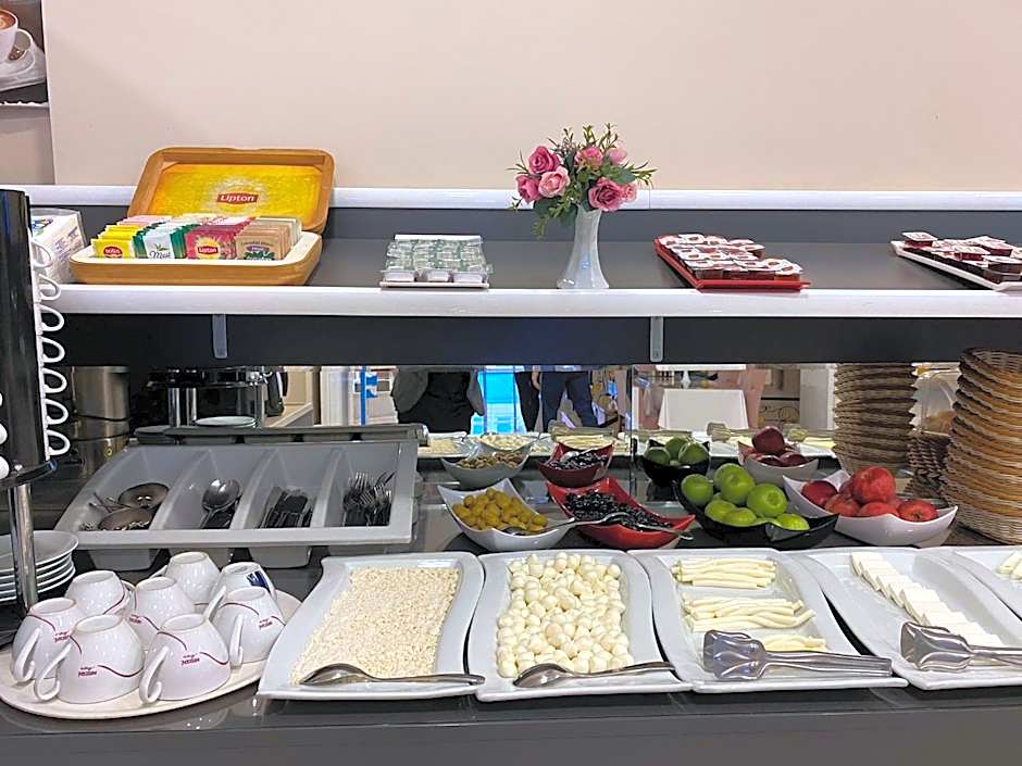 Magnaura House Hotel