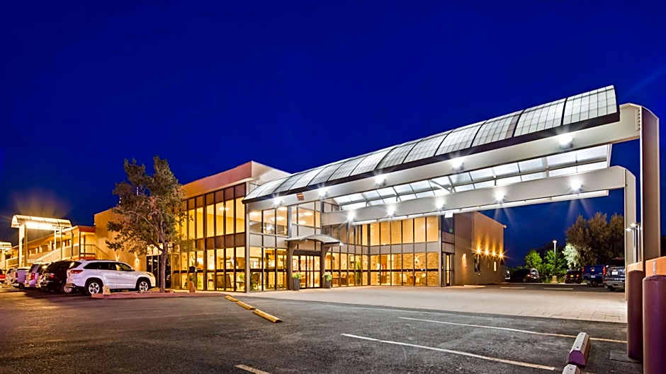 Best Western Plus Raton Hotel