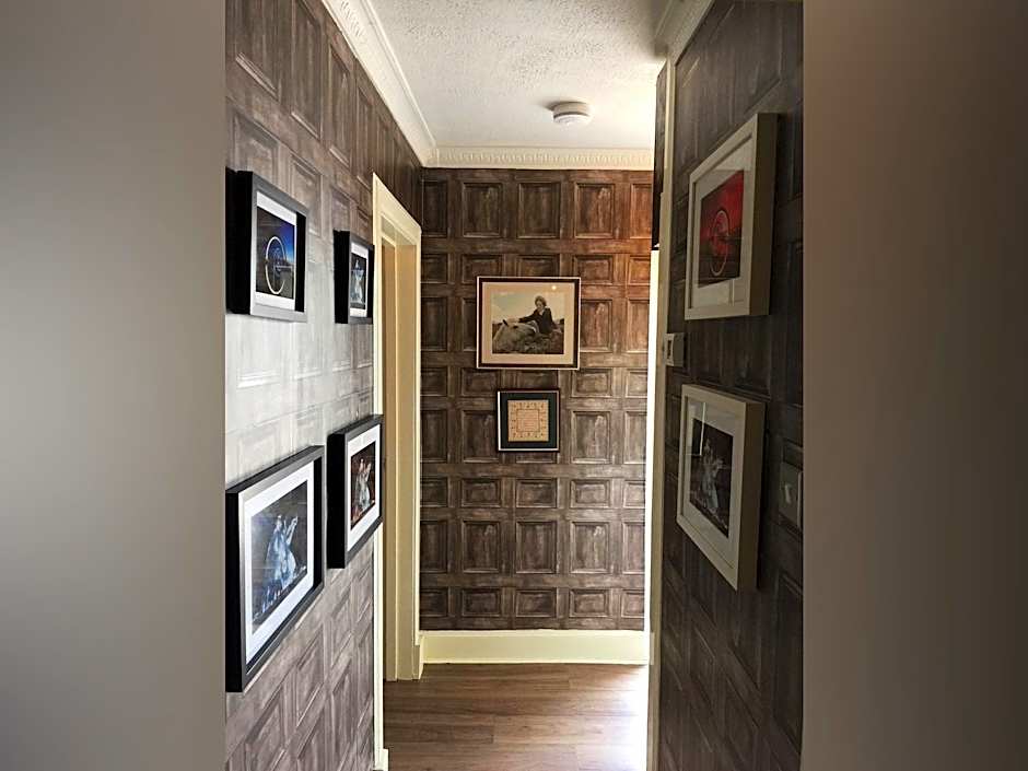 The Clacks Rustic Abode