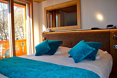 Connecting Family Room