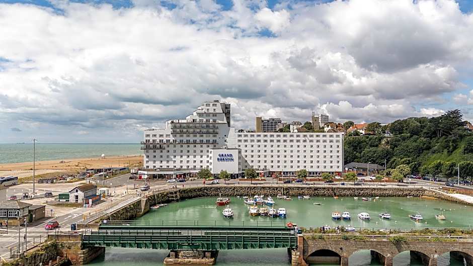 The Grand Burstin Hotel
