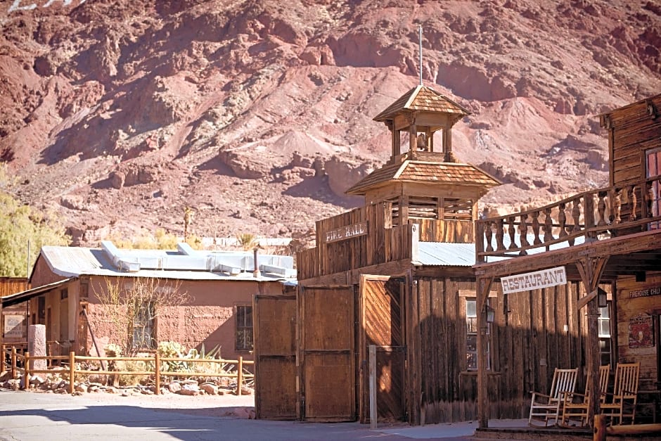 Westward Wagon Inn Theme Park Entrance