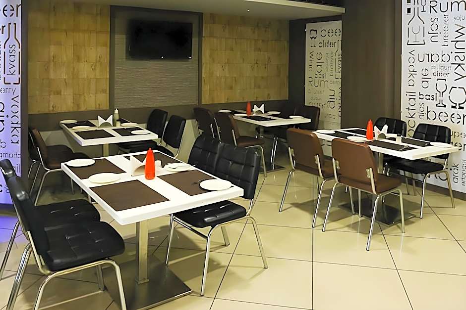 Itsy Hotels N Square