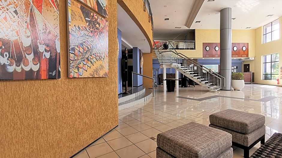 Seaflats Iate Plaza Hotel