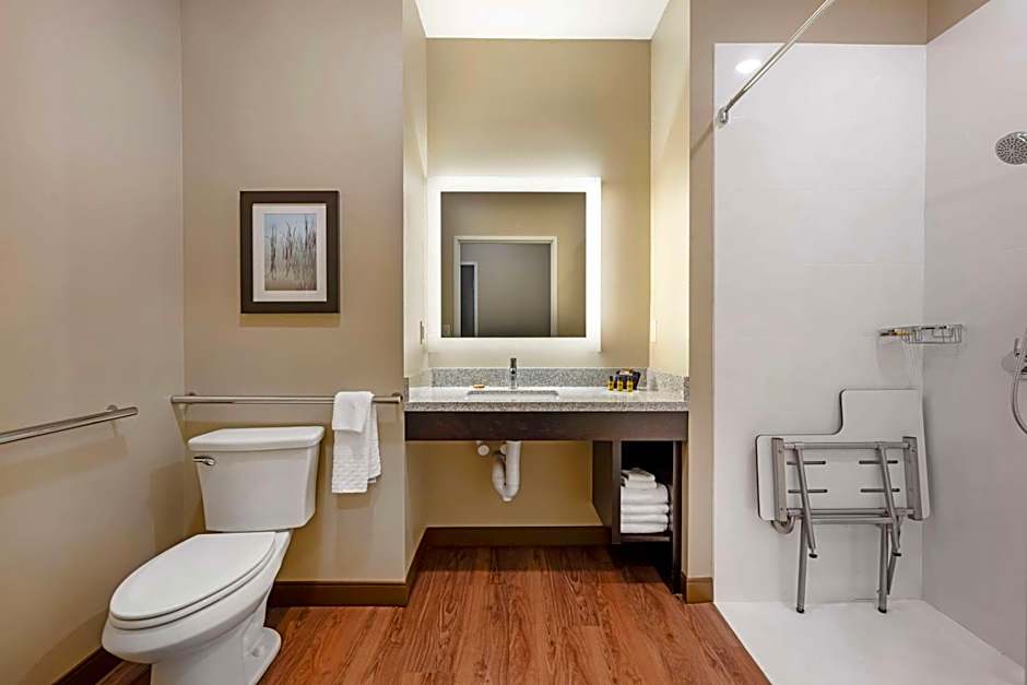 Best Western Plus Lakeview Hotel