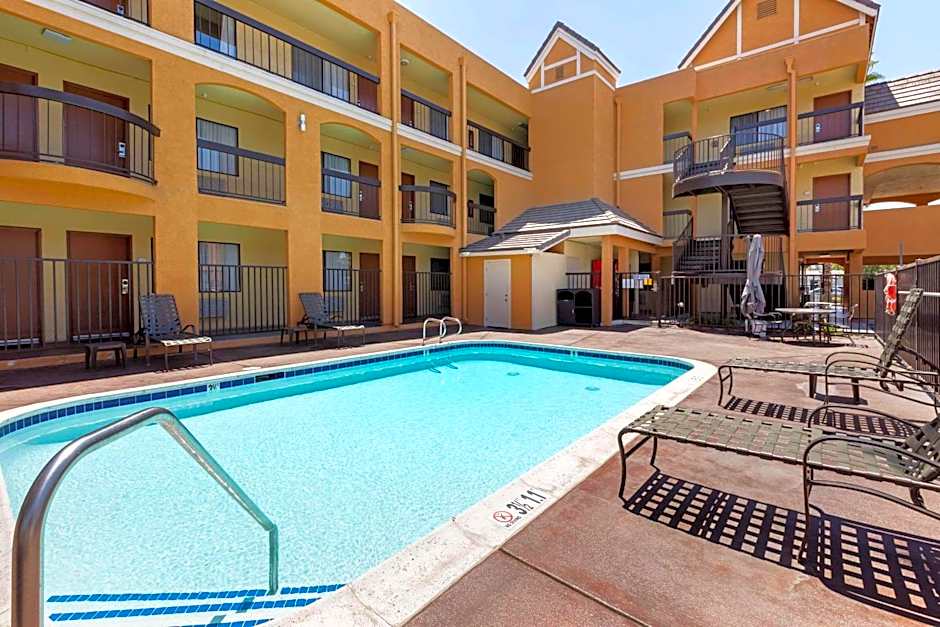 Quality Inn & Suites Westminster - Seal Beach Westminster