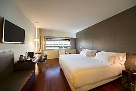 Family Adjoining Room (2ad + 3ch)