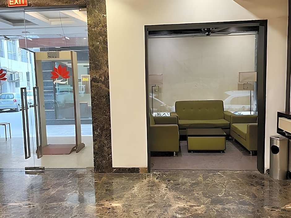 The Prime Balaji Deluxe @ New Delhi Railway Station Hotel