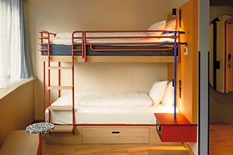 Standard Queen Room