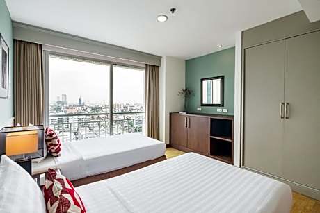 Deluxe Suite with Kitchen and Bathtub