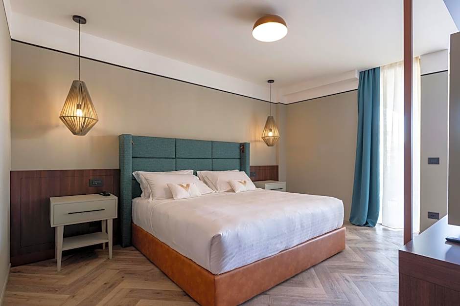 Visionair Suites & SPA-Room Only e Honesty Bar