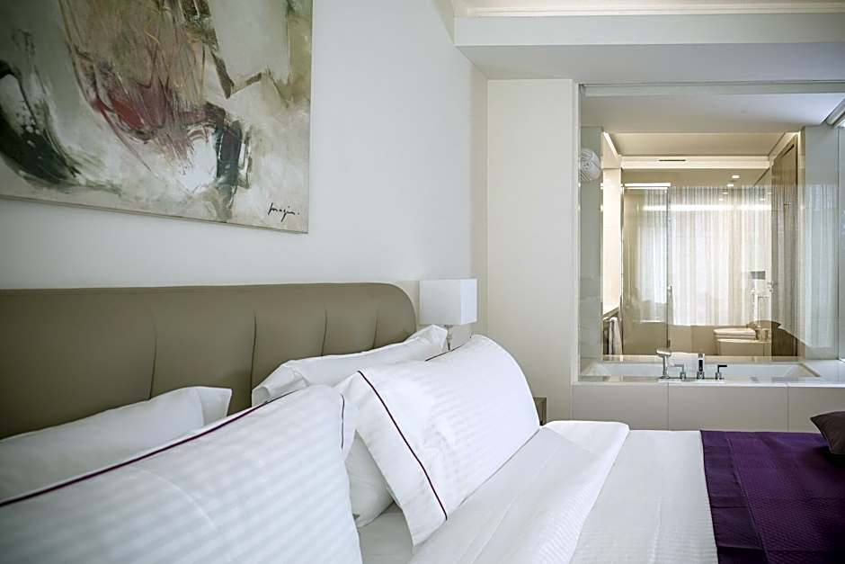 O Monot Luxury Boutique Hotel