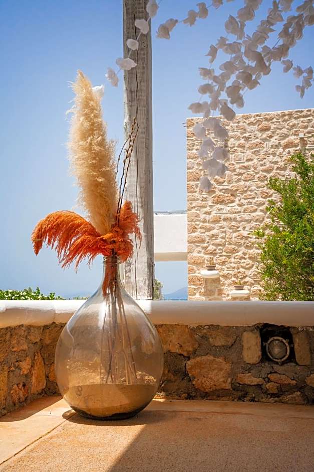 Eight Dimensions Capari Suites Elafonisos