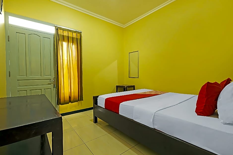 OYO 92483 Hotel Kirana