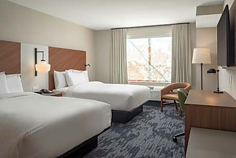 2 Queen Beds, Hearing Accessible, Mobility Accessible with Bathtub