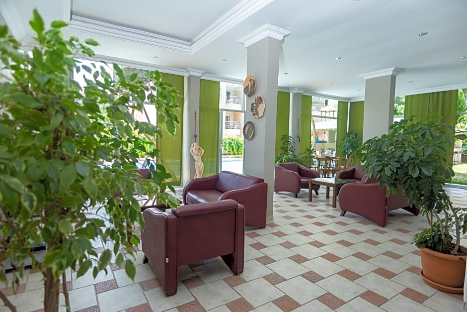 The S Aparts & Suites Hotel