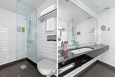 1 KING BED,NSMK,SUPER,WIFI,COFTE,INRMSF,FULL BREAKFAST