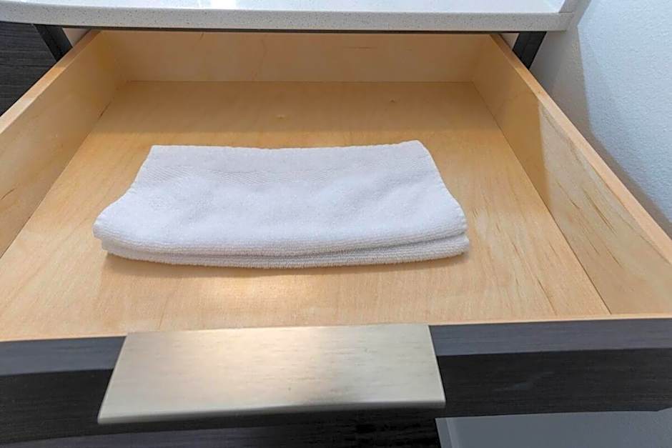 Self Check-in-washer-dryer-4ksmart Tv-king Bed-gym