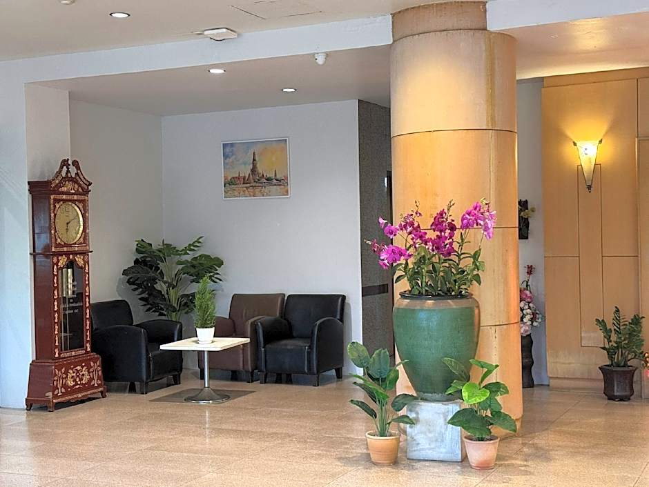 Maneerote Hotel Surin