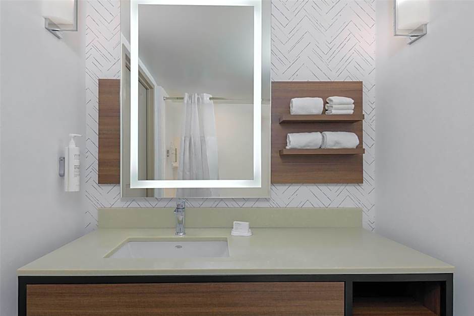 Hilton Garden Inn Buffalo Airport