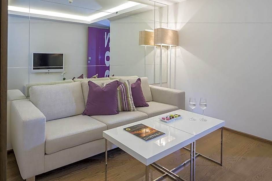 O Monot Luxury Boutique Hotel