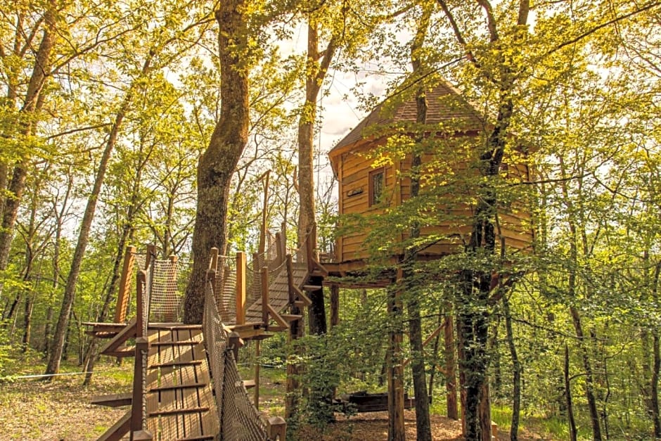 Cabanes dans les arbres avec spa Lot et Dordogne