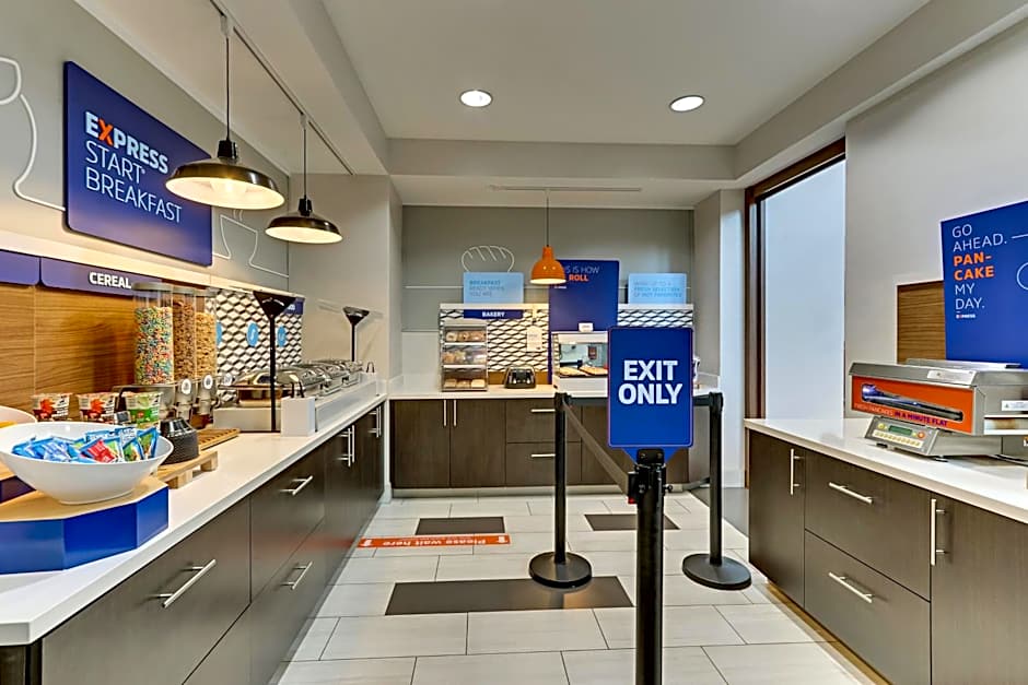 Holiday Inn Express & Suites Weatherford By IHG