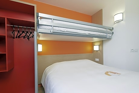 Triple Room with 1 Bunk Bed and 1 Double Bed