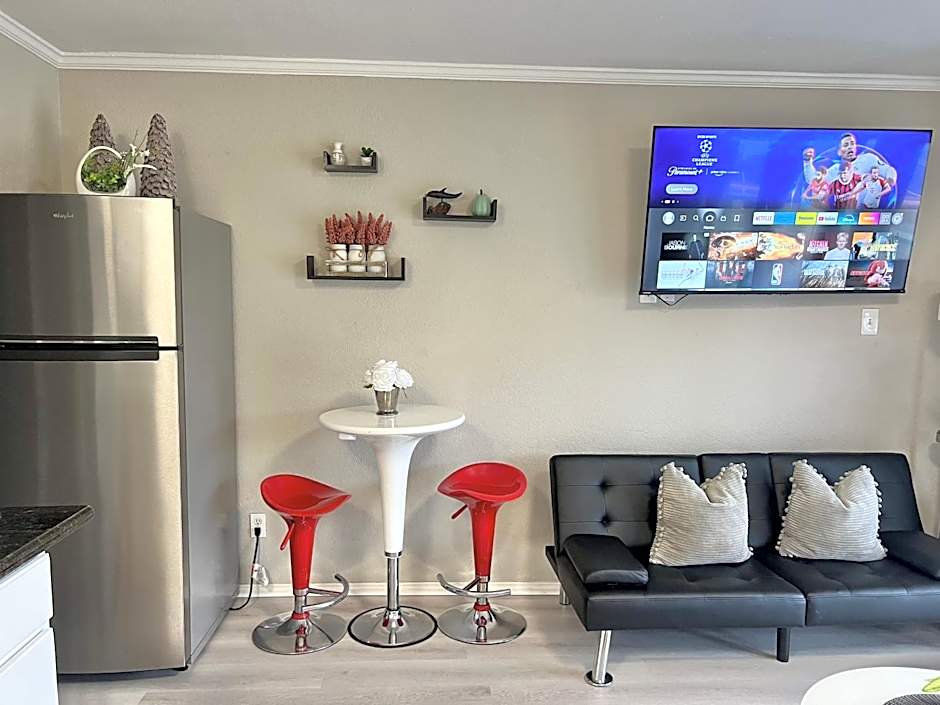 Cozy Galveston Beach Front Condo