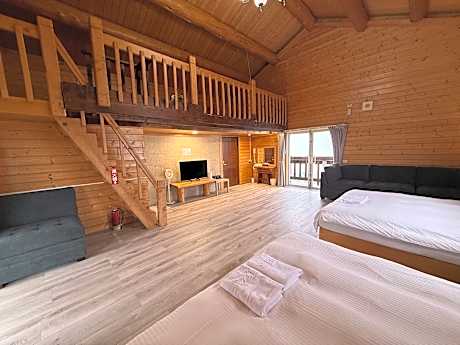 Family Room for 8 People