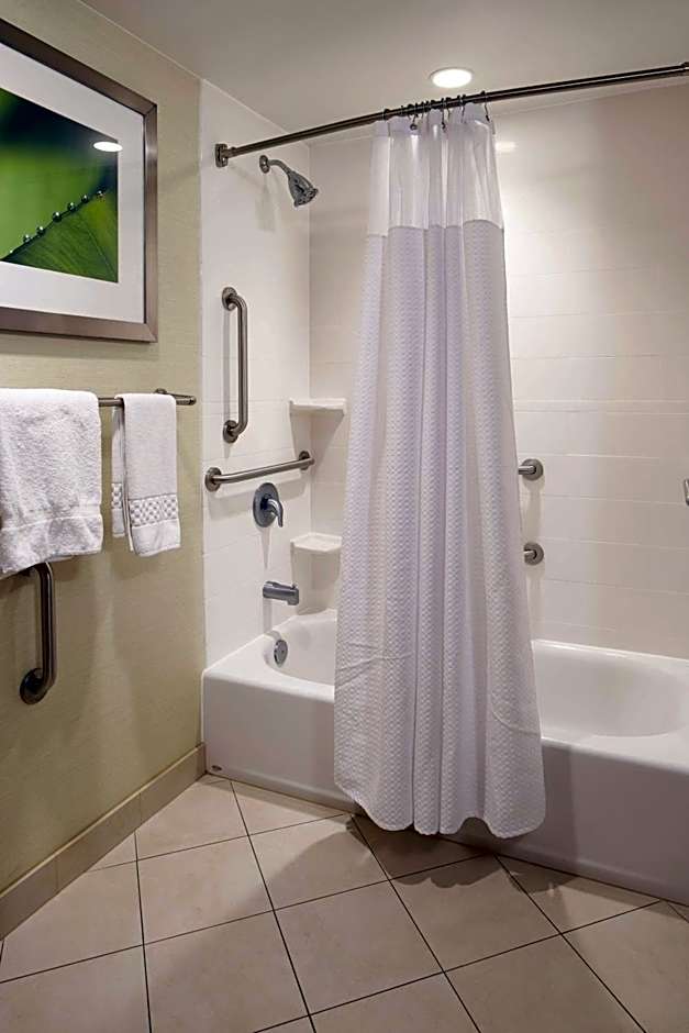 Courtyard by Marriott Evansville East