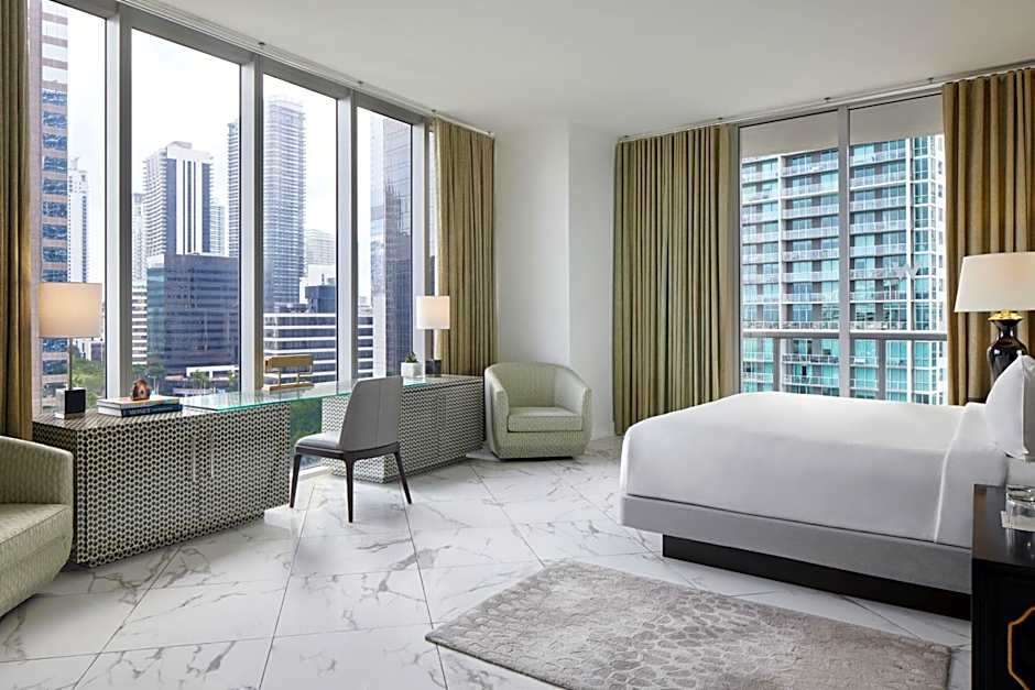 W Miami