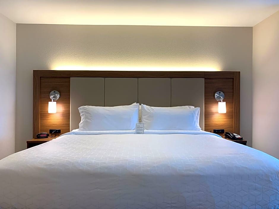 Holiday Inn Express & Suites Danville By IHG