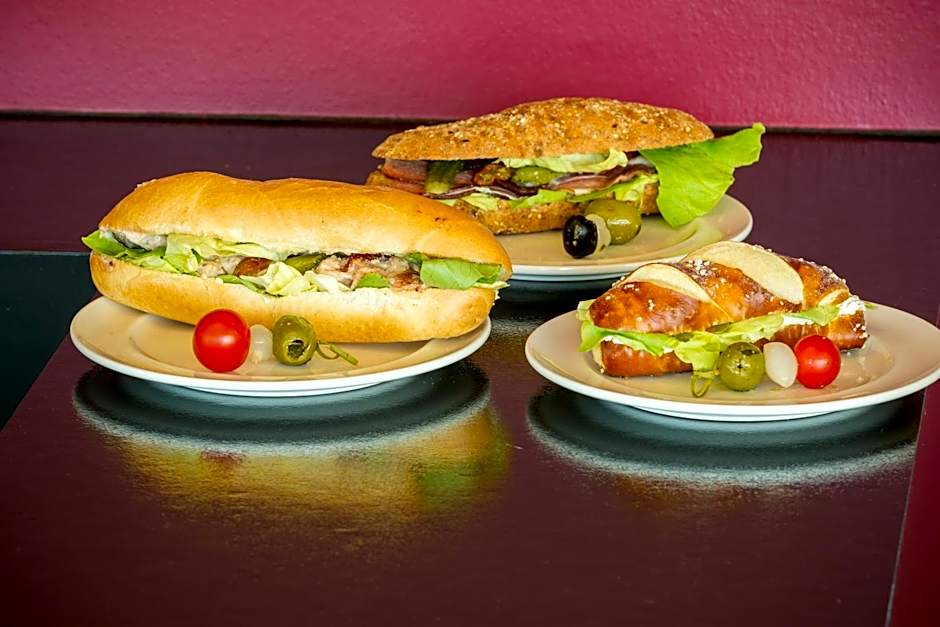 dasbreitehotel am Rhein