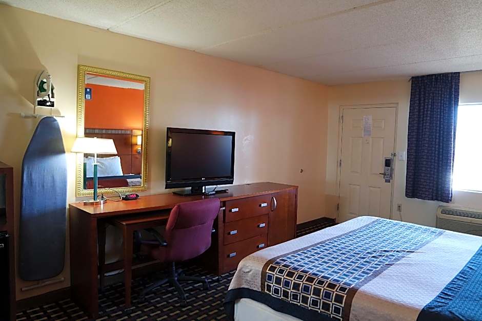 Howard Johnson by Wyndham Perry GA