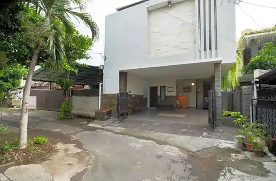 D'Tamblingan Guest House @ Taman Griya Jimbaran RedPartner ( Minimum Stay 30 Nights )