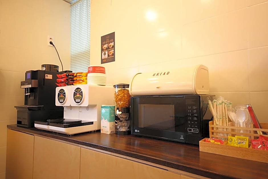 Gimhae Jangyu Stayin Hotel