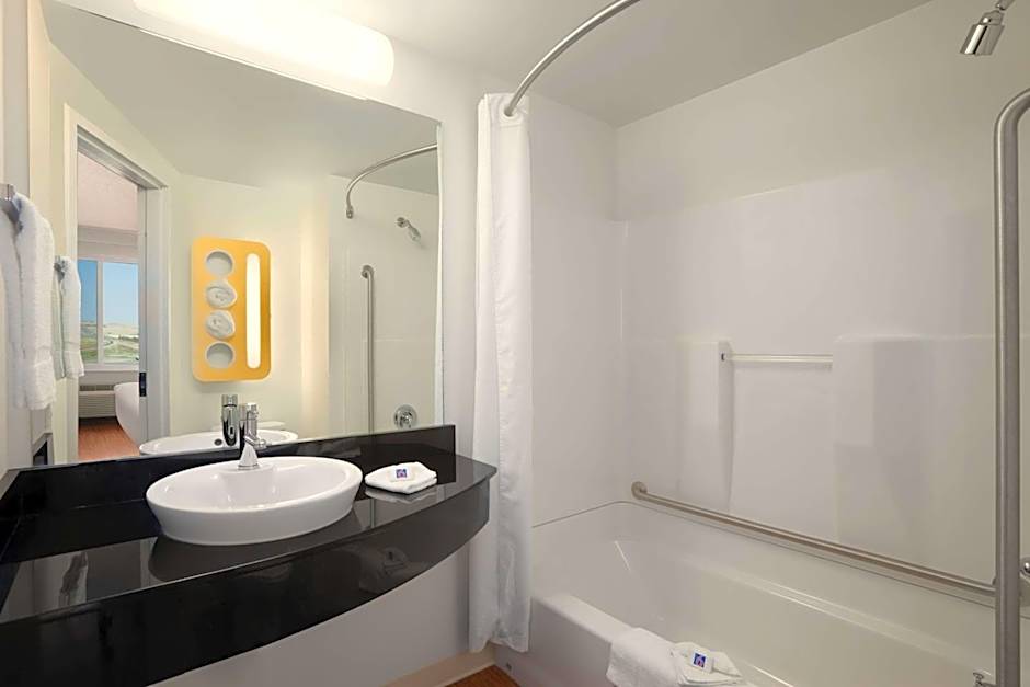 Motel 6-Swift Current, SK