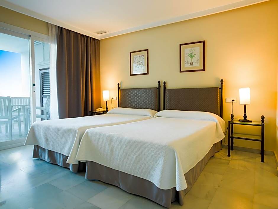 Aparthotel Monarque Sult