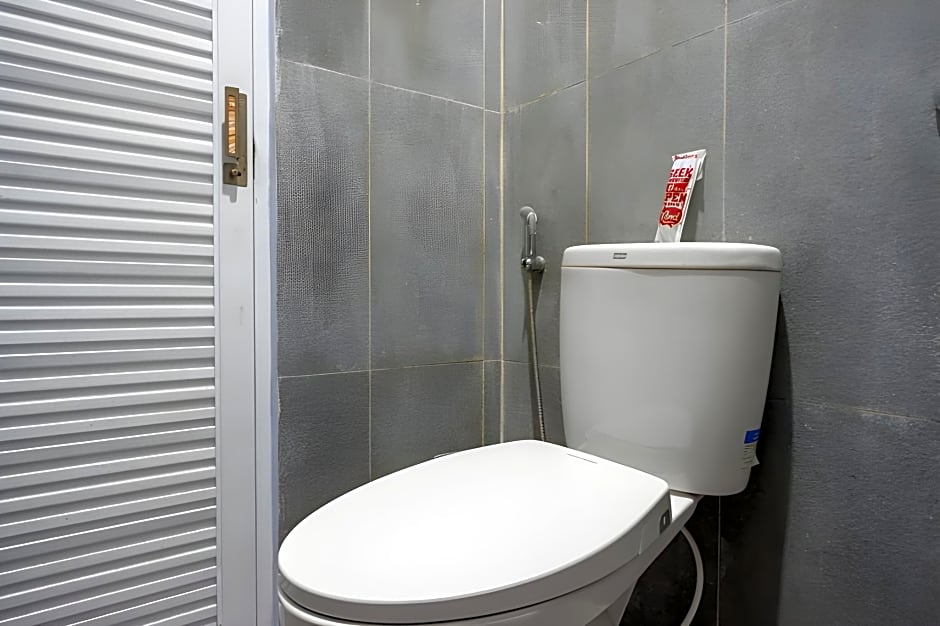 RedDoorz near Pasar Batang