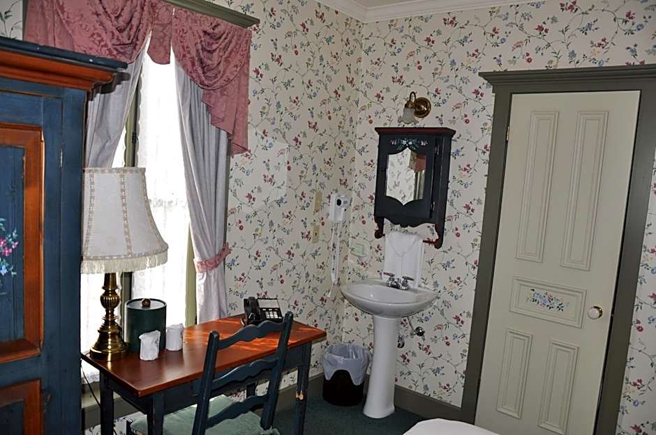 Auberge Lakeview Inn